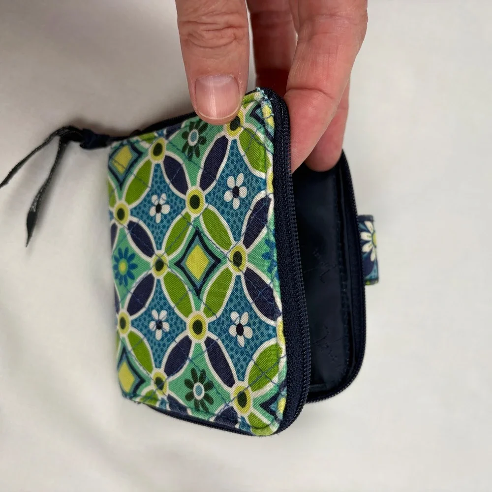 Vera Bradley Bifold Wallet Blue Green Daisy Daisy Quilted Floral Coin Pocket - Picture 6 of 10